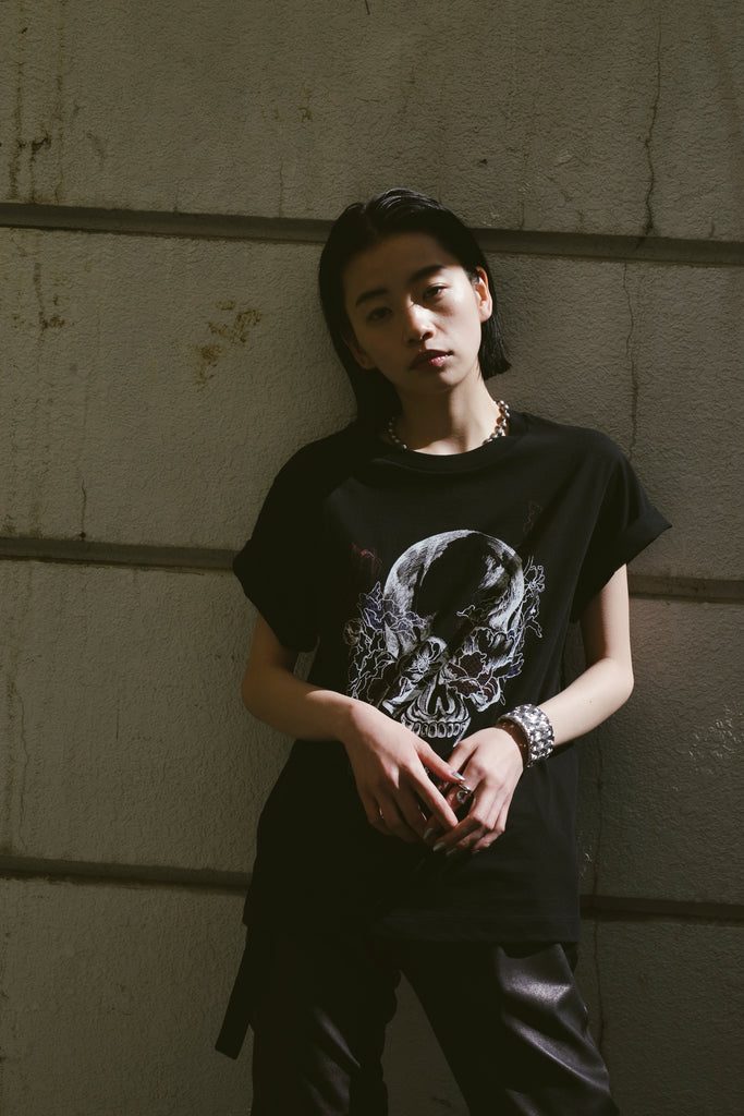 RoenUNDĒRGROUND]FLOWER SKULL T– ROEN UNDERGROUND